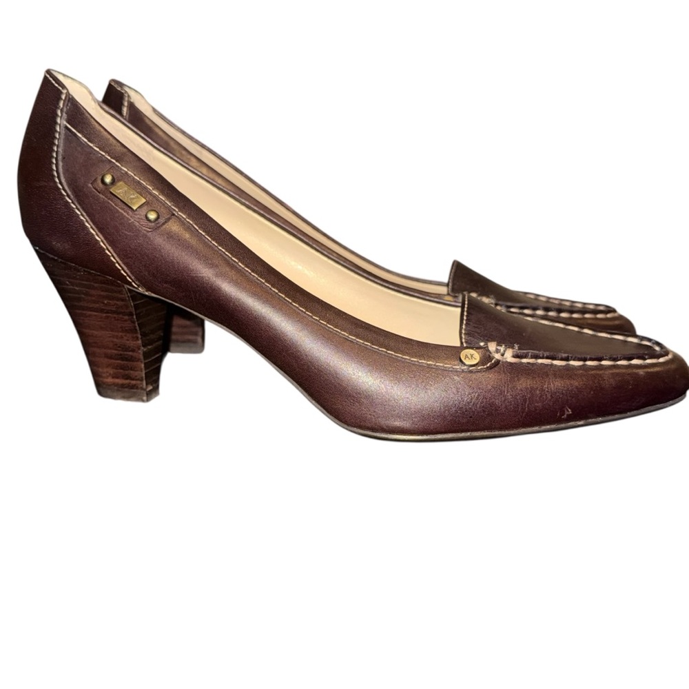 Anne Klein iflex  Brown leather loafer style pumps, heels stacked low heel 8.5